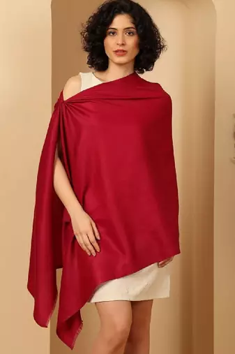 Women self-design fringed stole