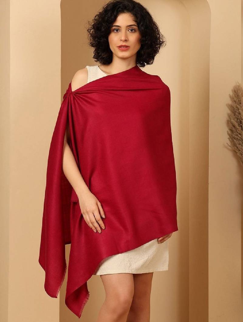 Women self-design fringed stole
