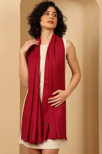Women self-design fringed stole