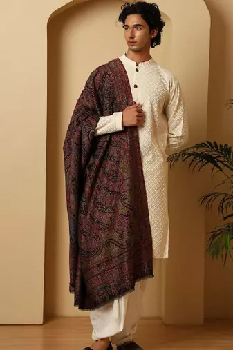 Paisley woven design shawl