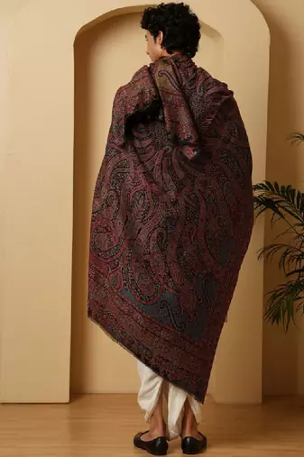 Paisley woven design shawl