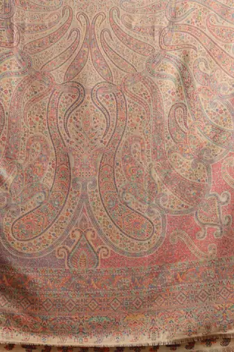 Paisley woven design shawl