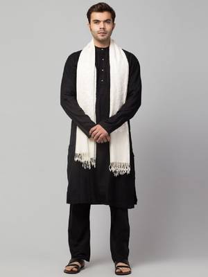 Men embroidered stole 1
