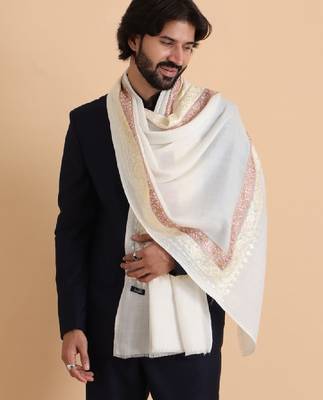 Men embroidered stole with fringes 4