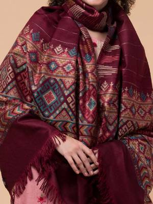 Geometric woven design acrylic stole 2