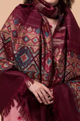 Geometric woven design acrylic stole
