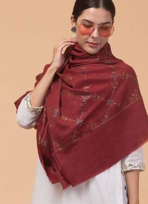 Geometric embellished stole 3