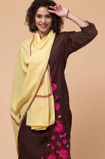 Women solid fringed stole