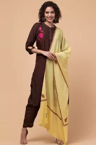 Women solid fringed stole