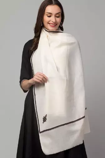 Women paisley embroidered stole