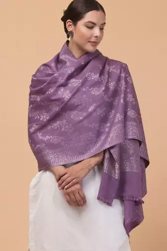 Women ethnic motifs woven design zari stole with fringes