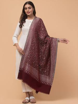 Women woven design stole 1