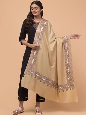 Paisley embroidered shawl 1