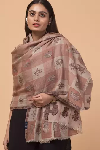 Checked woven design woollen kani shawl