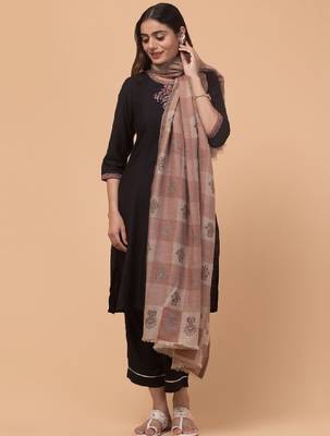 Checked woven design woollen kani shawl 4