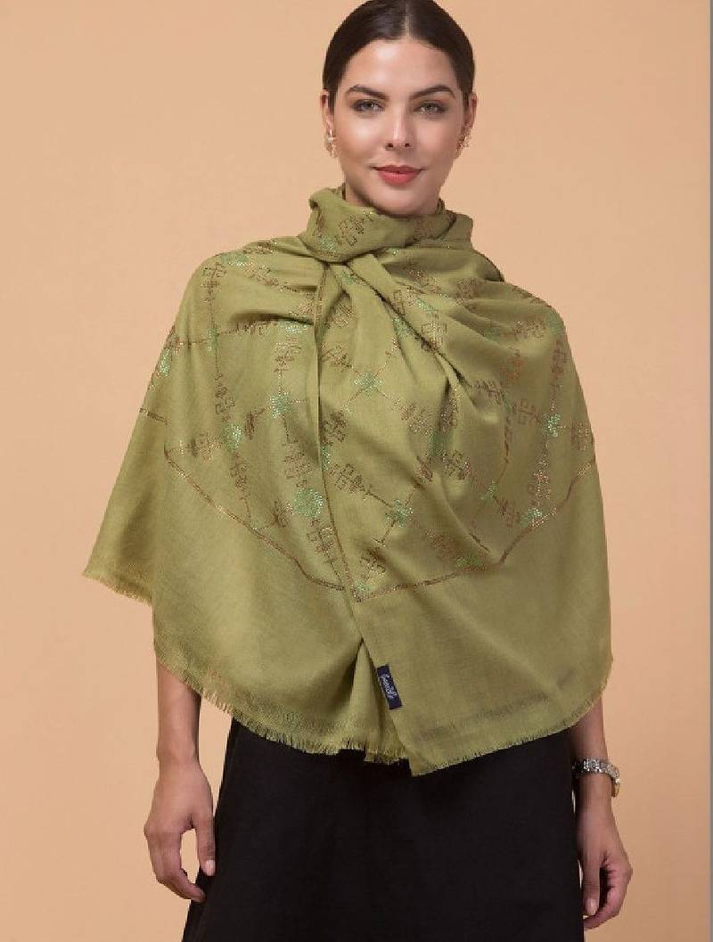 Floral embellished beads and stones shawl