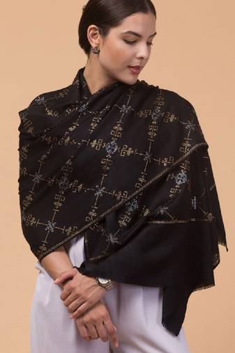 Geometric woven design woollen shawl