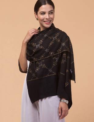 Geometric woven design woollen shawl 4