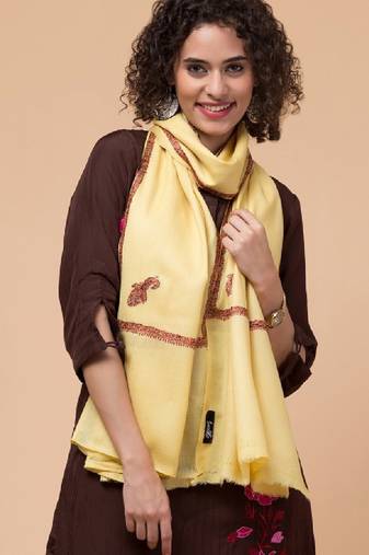 Women paisley woven design pure woollen shawl