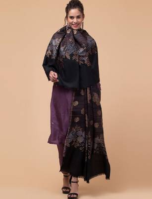 Floral woven design woollen shawl 4