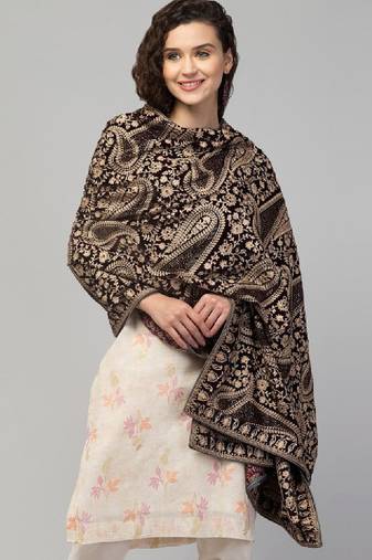 Women embroidered velvet shawl