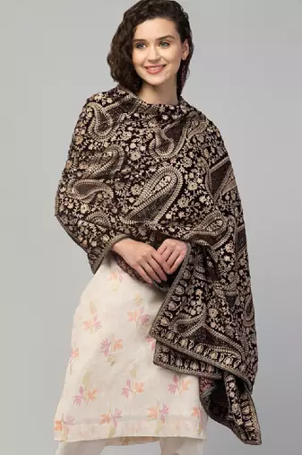 Women embroidered velvet shawl