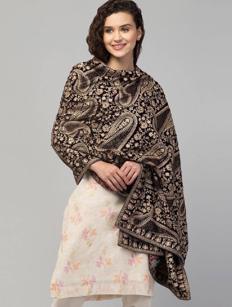 Women embroidered velvet shawl