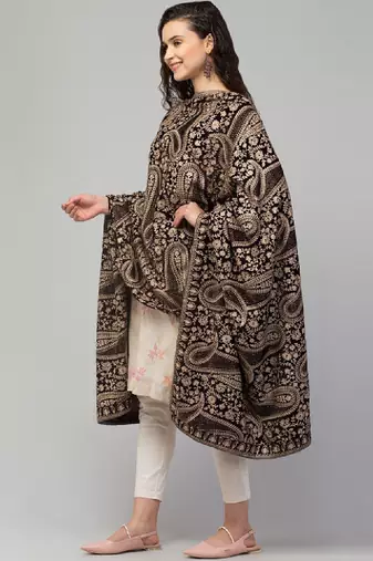 Women embroidered velvet shawl