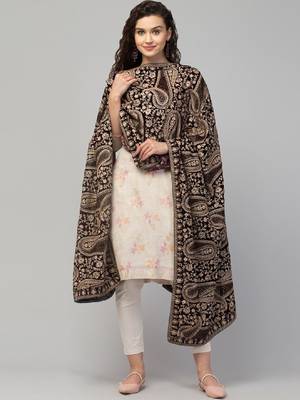 Women embroidered velvet shawl 4