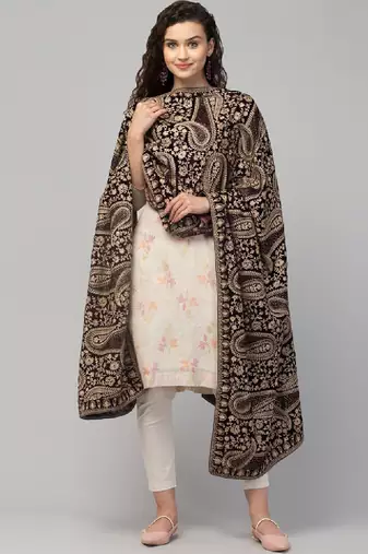 Women embroidered velvet shawl