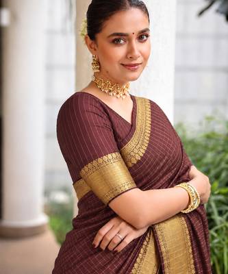 Women's brown & golden zari woven kanjivaram style silk blend saree with blouse piece 2