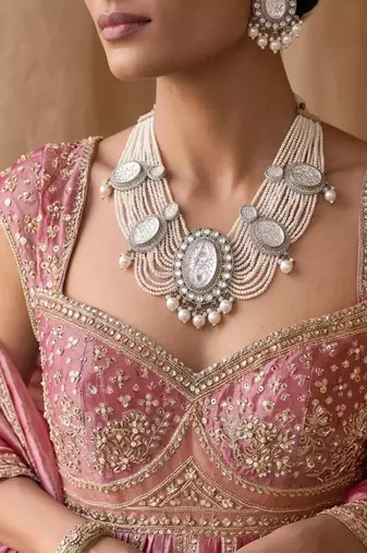 White color kundan necklace set