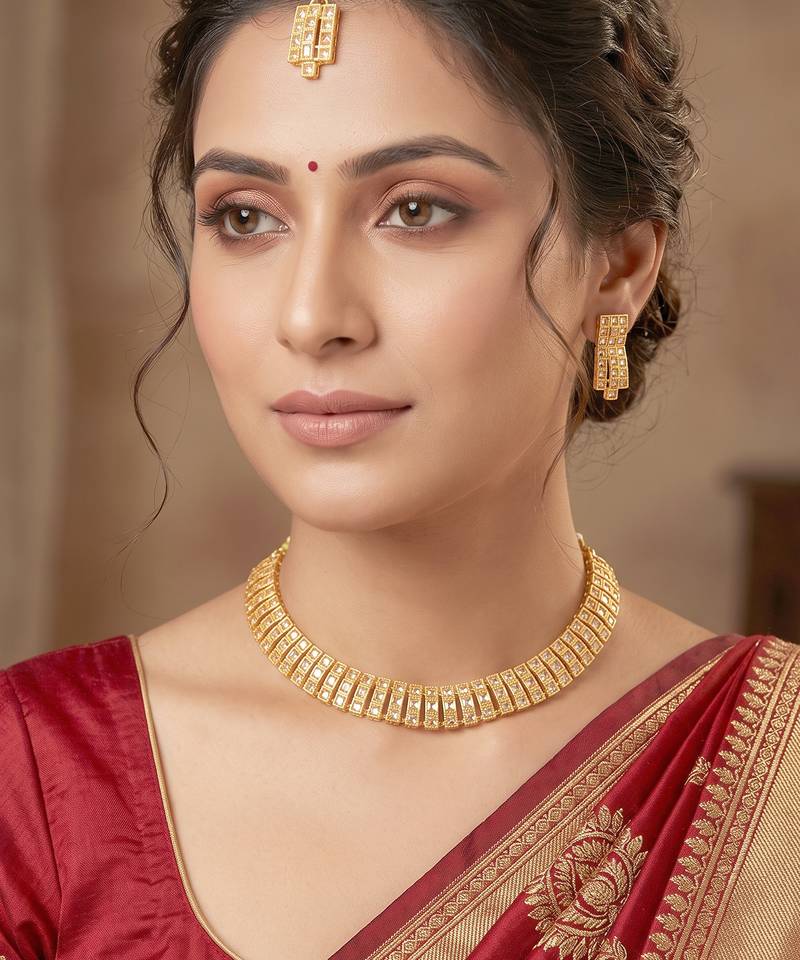 Glamorous square shape rajwada look white ad gold plated choker necklace set with maang tikka for women and girls