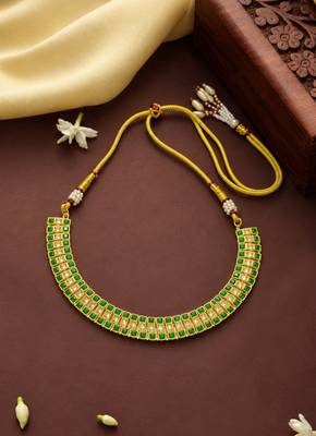 Glimmery square shape rajwada look green ad gold plated choker necklace set with maang tikka for women and girls 4