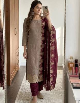 Embellished Unstitched Dress Material 4