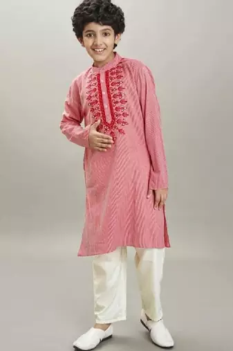 Boys ethnic motifs embroidered sequinned cotton kurta with pyjamas