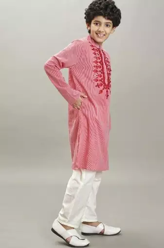 Boys ethnic motifs embroidered sequinned cotton kurta with pyjamas