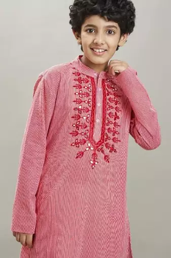 Boys ethnic motifs yoke design pure cotton kurta with pyjamas