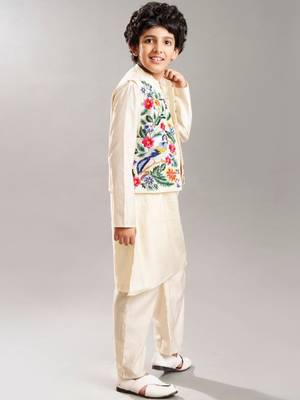 Boys mandarin collar straight kurta with pyjamas & nehru jacket 3
