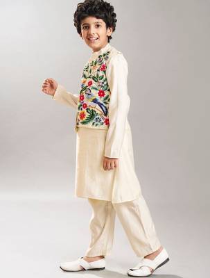 Boys mandarin collar straight kurta with pyjamas & nehru jacket 4