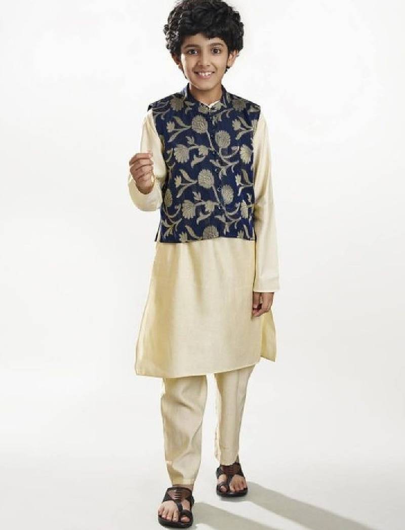 Boys printed regular kurta with pyjamas & nehru jacket