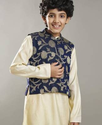 Boys printed regular kurta with pyjamas & nehru jacket 2