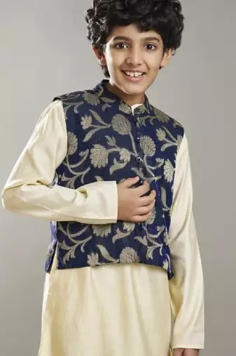Boys printed regular kurta with pyjamas & nehru jacket