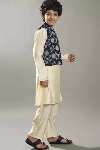 Boys printed regular kurta with pyjamas & nehru jacket