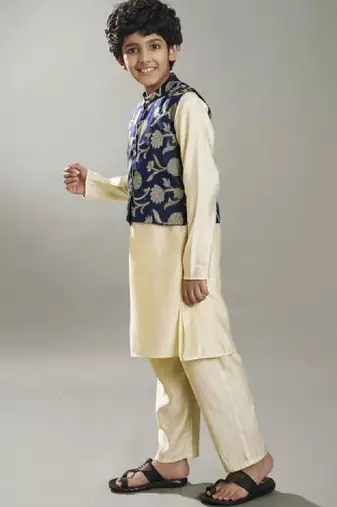 Boys printed regular kurta with pyjamas & nehru jacket