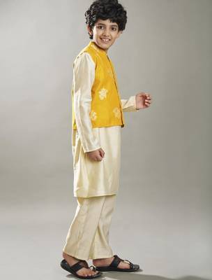 Boys solid kurta with pyjama & nehru jacket 4