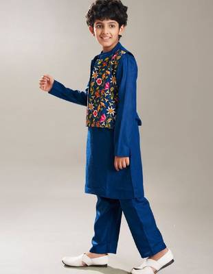 Boys band collar kurta with pyjamas & nehru jacket 3