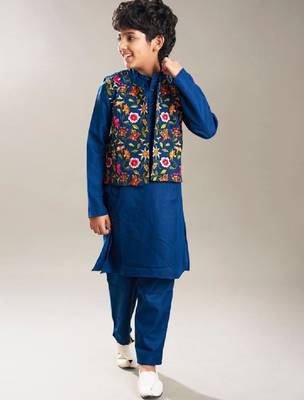 Boys band collar kurta with pyjamas & nehru jacket 4