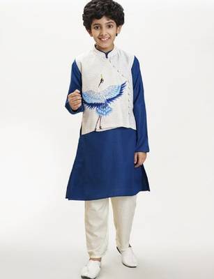 Boys printed regular kurta with pyjamas & jacket 1