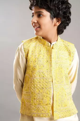 Boys mandarin collar kurta with pyjama & nehru jacket
